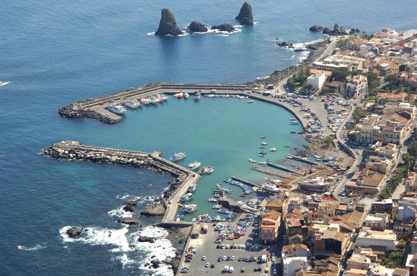 Marina dei Ciclopi- Pontile Acitrezza