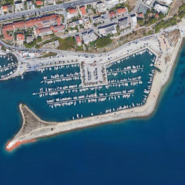 Zenta marina